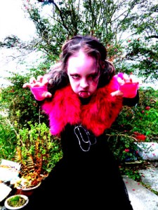 Kate dressed as Draculaura